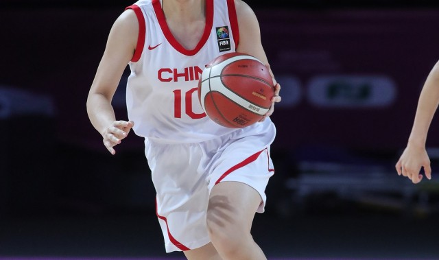 真尽力了！李雨汧打满40分钟20中9拿下25分3板3助1断1帽