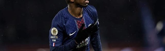 登贝莱：第二球？本想停球后立即射门但没控好球临时换的左脚